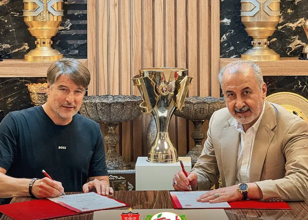 بوندسلیگایی پرسپولیس یکساله امضا کرد (عکس)