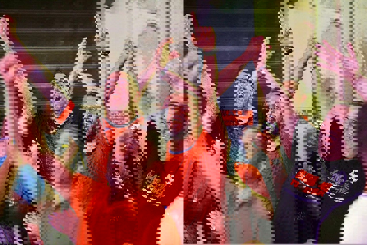 2220946