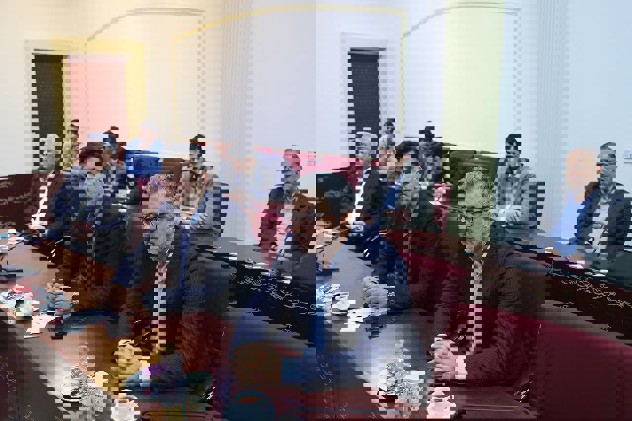 2221165