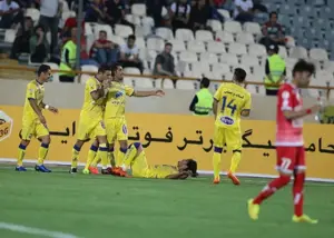 مشت محکم وحید بر صورت پرسپولیس!