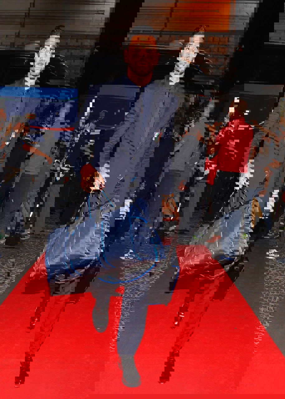 2221498