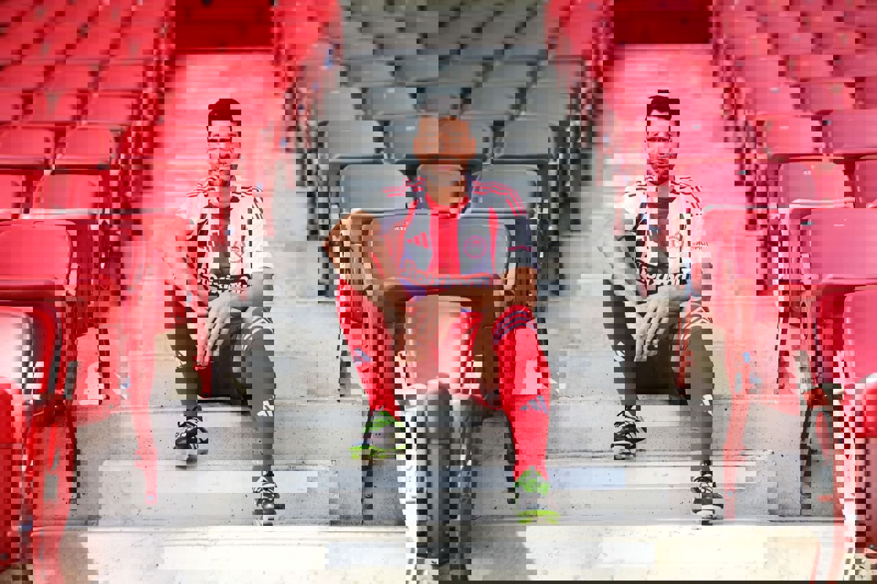 2221582