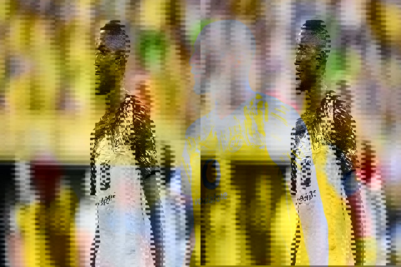 2221633
