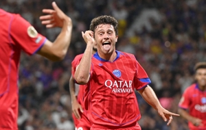 کری‌خوانی جوان اول پاریس: جام مال ماست!