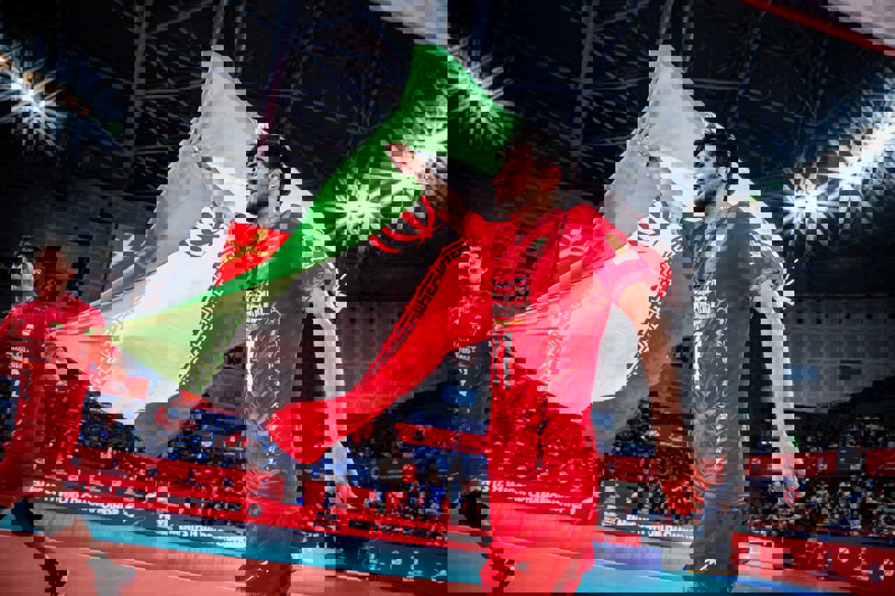 2221844