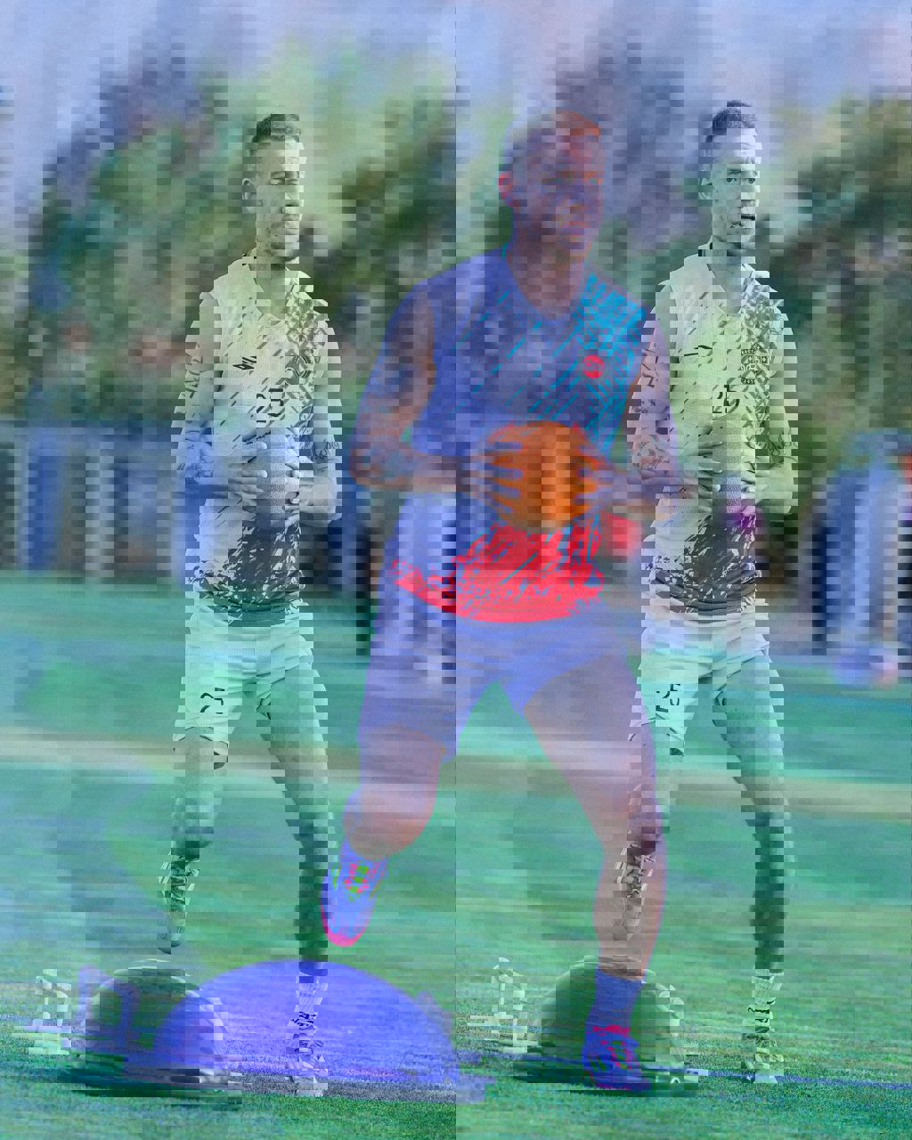2221943