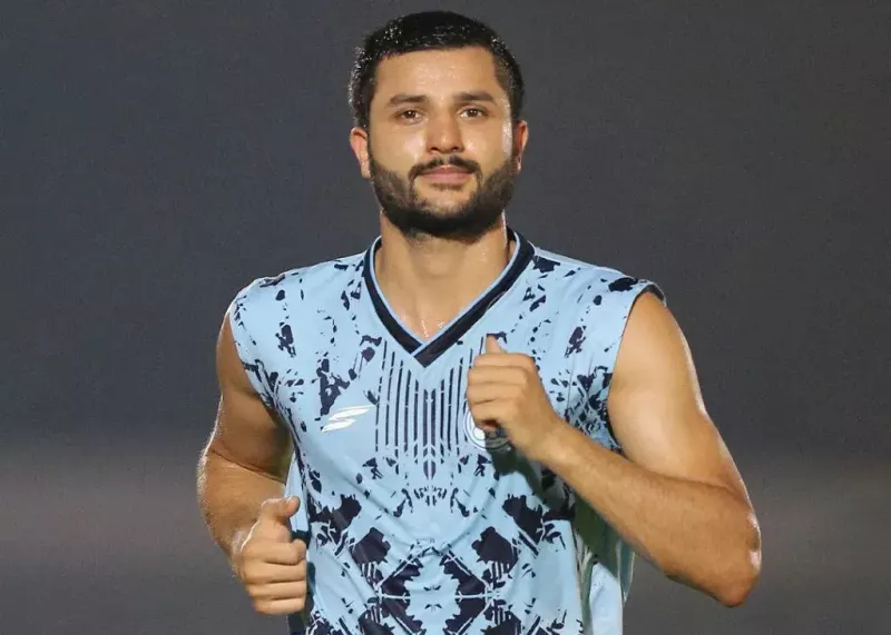 فصل برای عارف غلامی تازه شروع شد