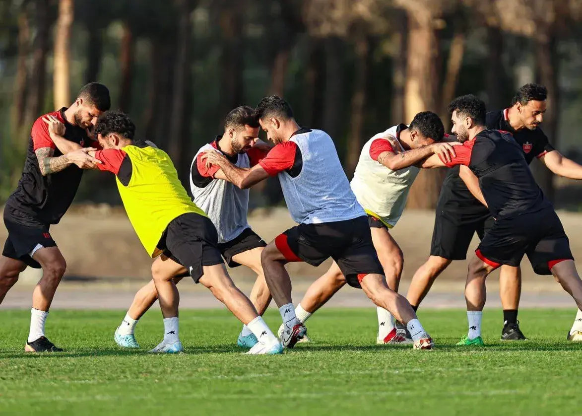 تمرین بدنی پرسپولیسی‌ها: مثل سرشاخ کشتی!