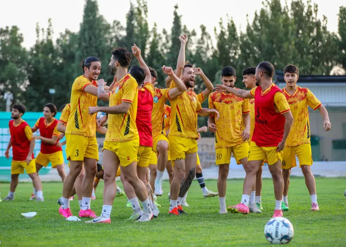 تمرین صدرنشین لیگ با این همه روحیه!
