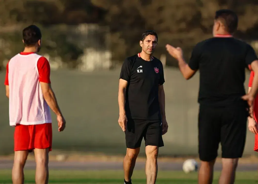 ناشناس‌ها تمرین پرسپولیس را قرق کردند! (عکس)