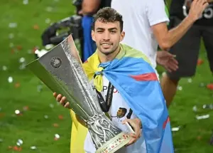 خرید جدید استقلال و پرچم جنجالی‌اش (عکس)