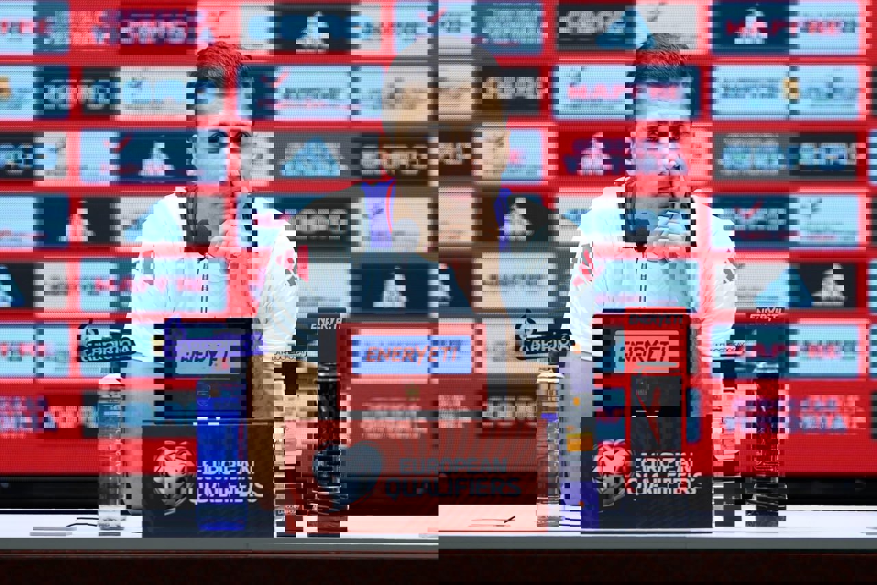 2223429