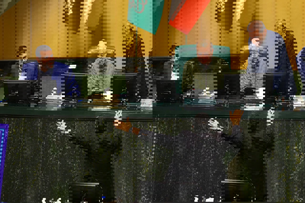 2223969