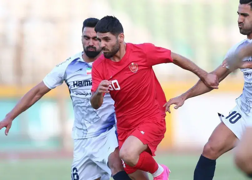 مهره خطرناک پرسپولیس تا نیم فصل غیب شد!
