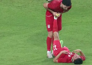 مدافع سریع ایران را با آمبولانس بُردند! (عکس)