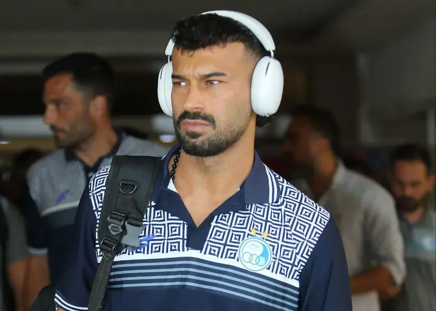 نیمکت‌نشینی رامین با هدفون سفید!