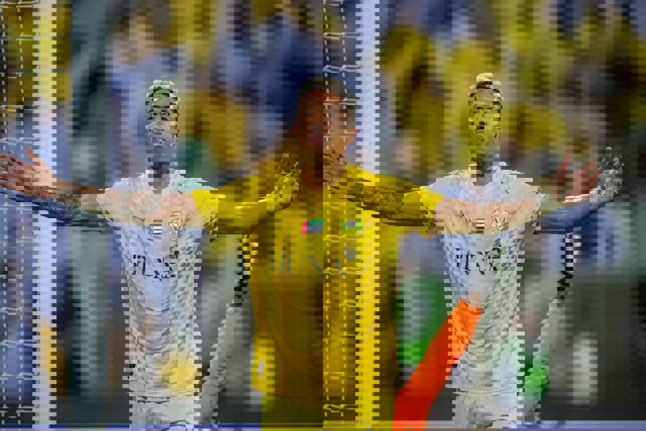2225905