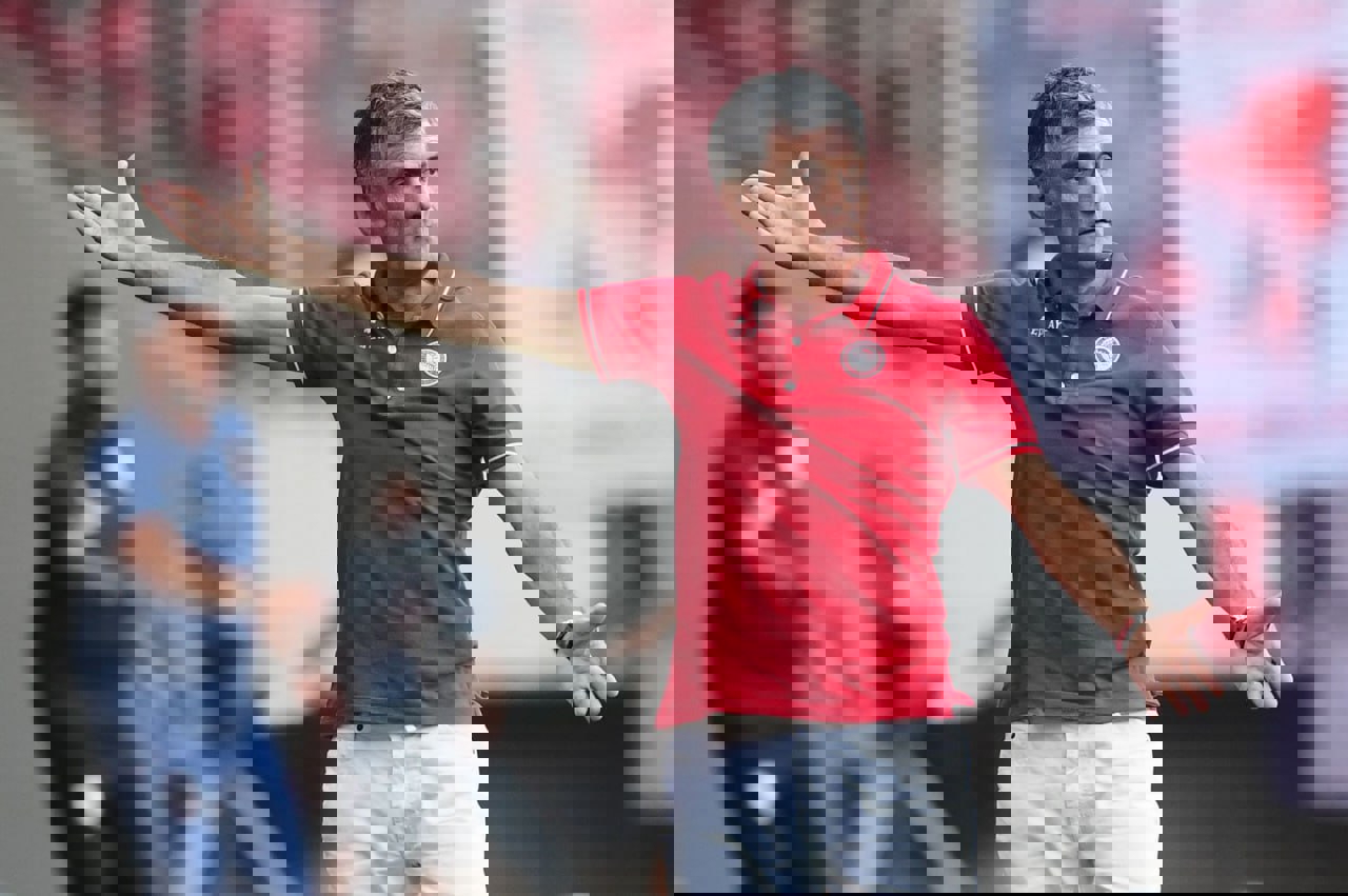 2225872