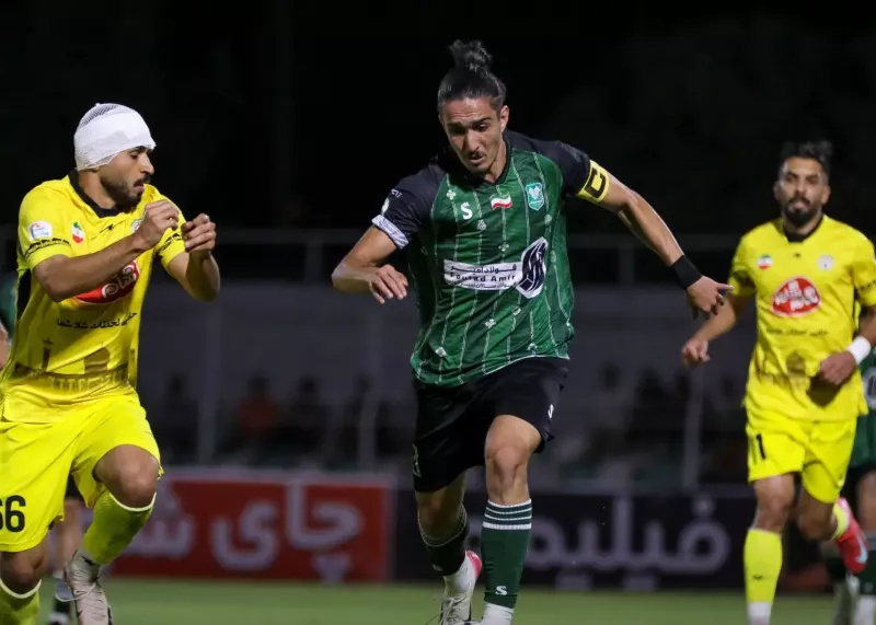 مدافع پرسپولیسی برای صدرنشینی مهاجم شد!