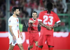 آقای گل پرسپولیس با یک تیر دو نشان زد