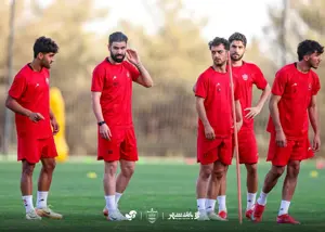 تمرین جداگانه بازیکنان پرسپولیس در سالن و زمین