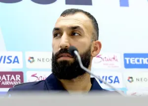 چشمی: انتظارات برای قهرمانی استقلال زود است