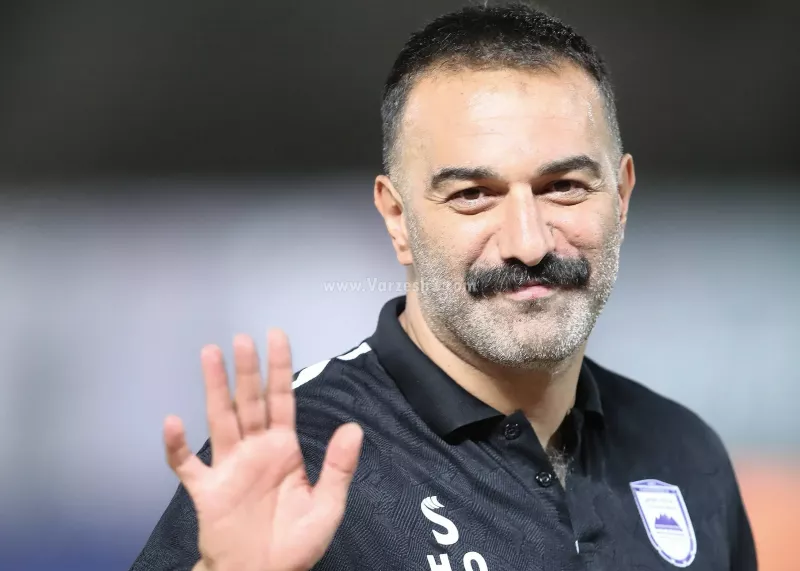 کری‌خوانی حنیف عمران‌زاده برای پرسپولیس