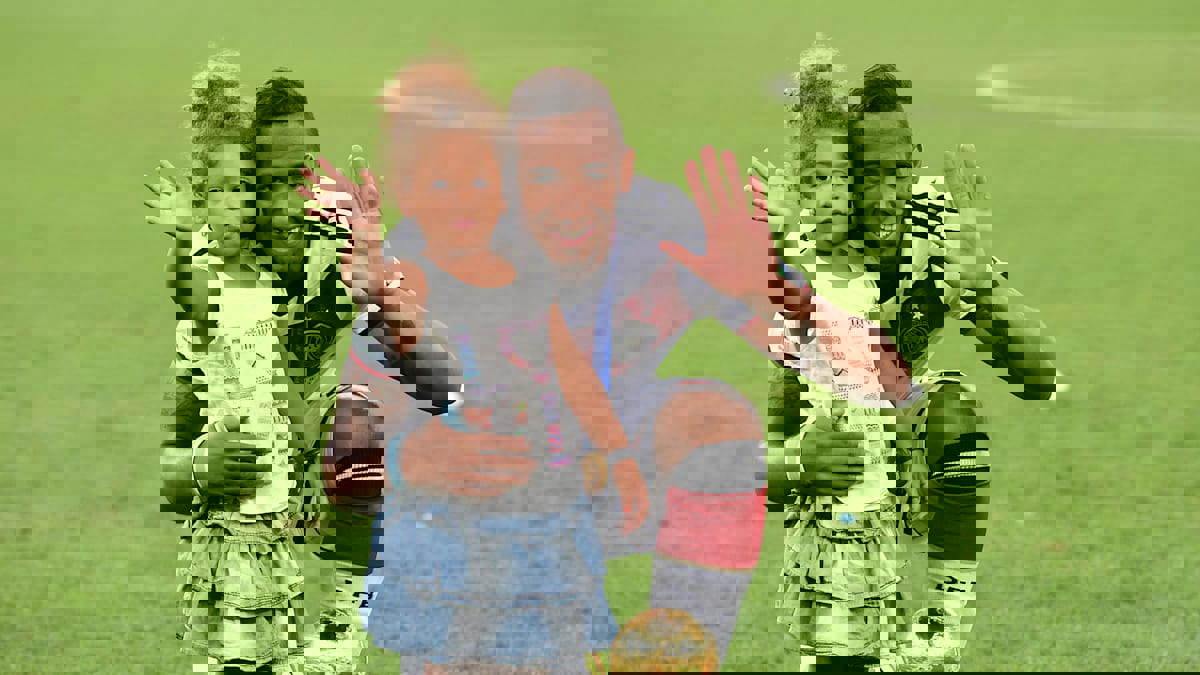 2228184