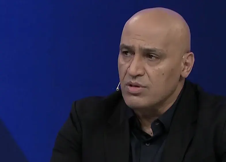 منصوریان: هیچ بازیکنی دست محرم را نگرفت