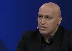 منصوریان: هیچ بازیکنی دست محرم را نگرفت