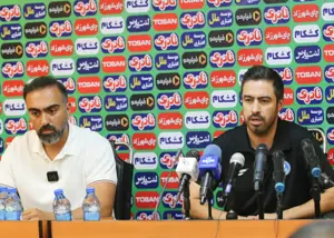 تنش بین مدیررسانه استقلال و خبرنگاران در کنفرانس