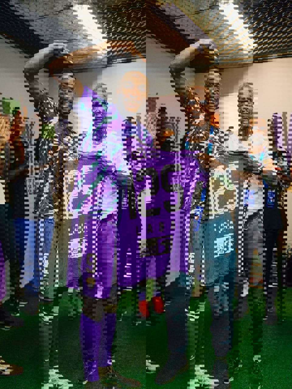 2228605