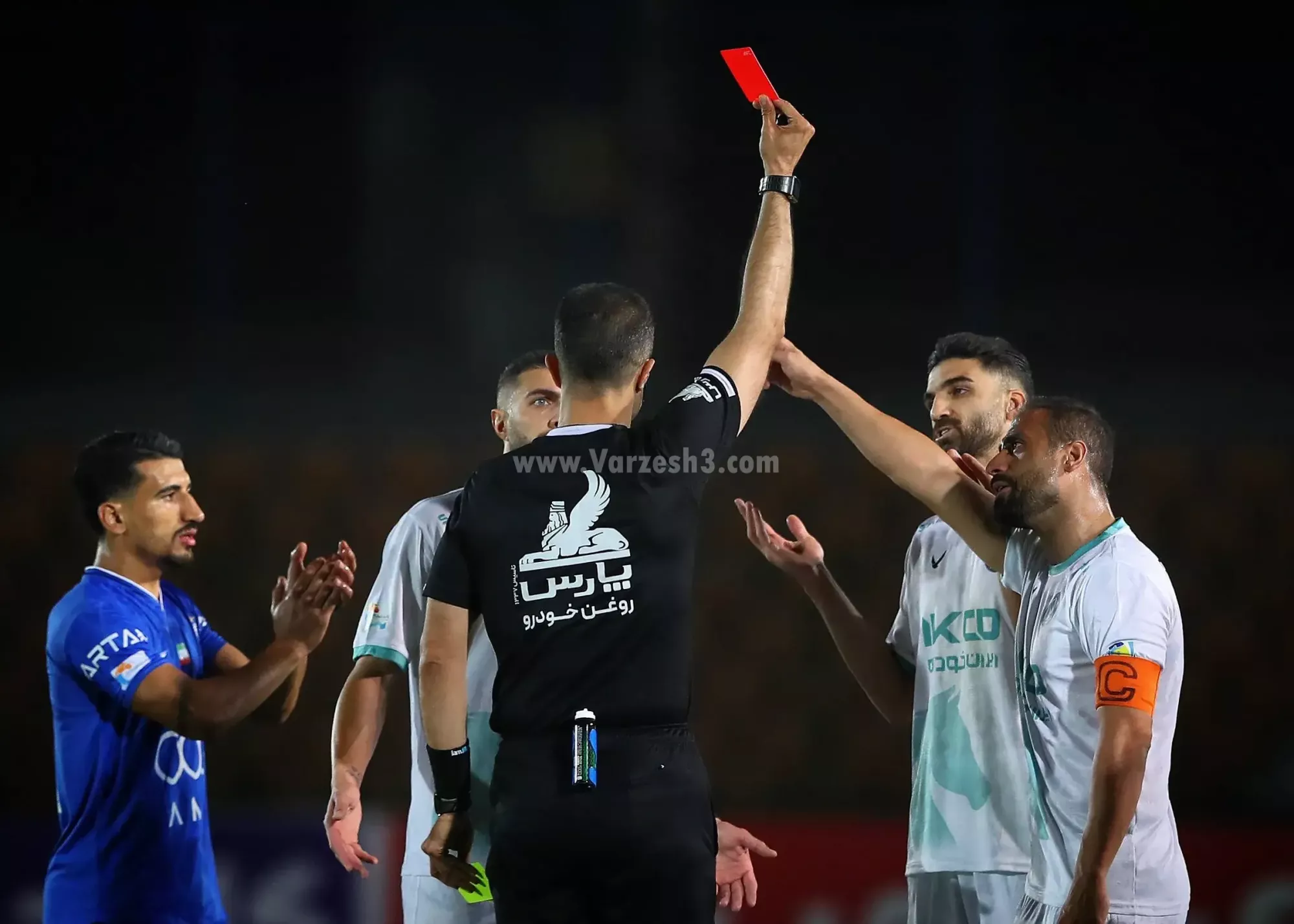 گزارش زنده: استقلال 0 – پیکان 1