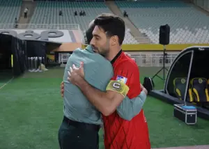 شجاع: عارف باید بماند و به استقلال کمک کند