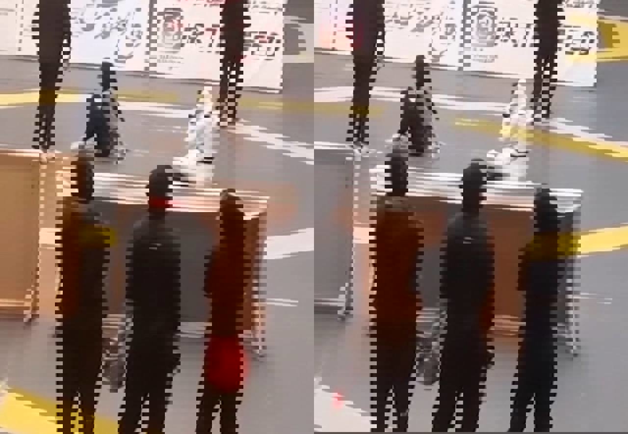 2229996