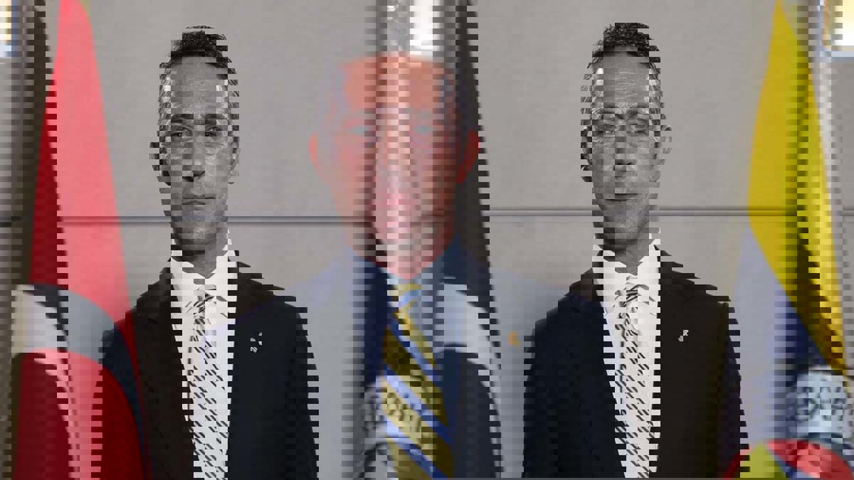 2230183