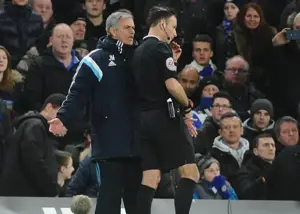 از عصبانیت کفشم را سمت مورینیو پرتاب کردم