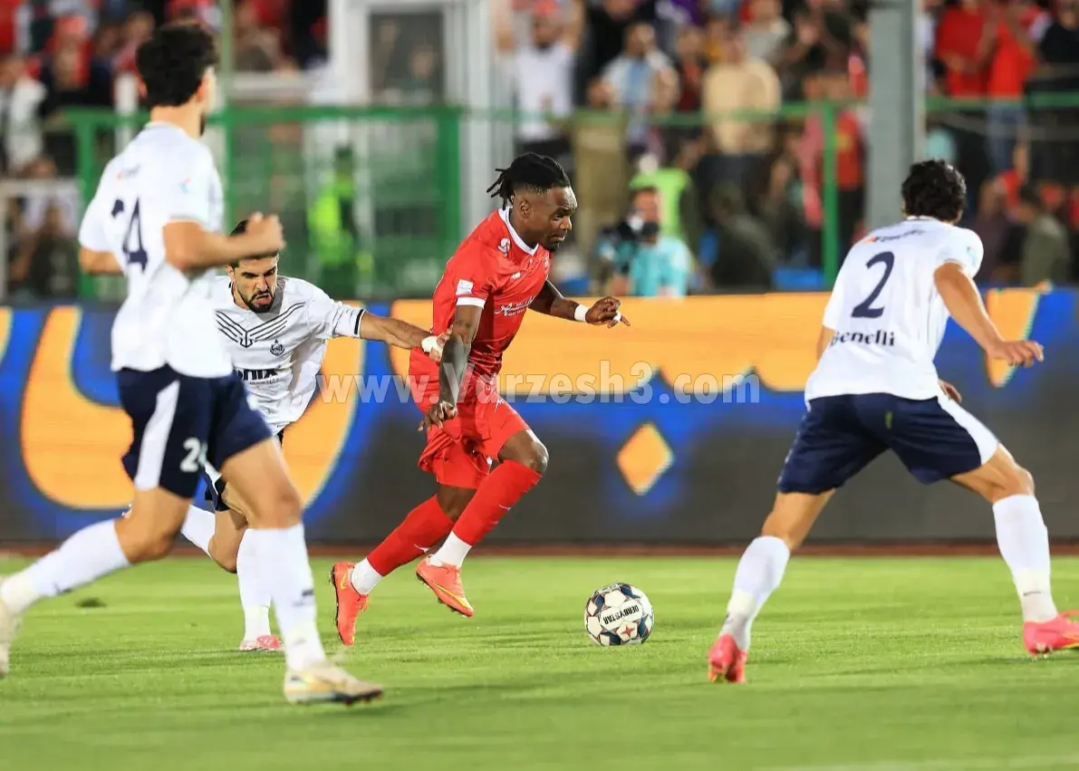 گزارش زنده: پرسپولیس ۰-ملوان ۰