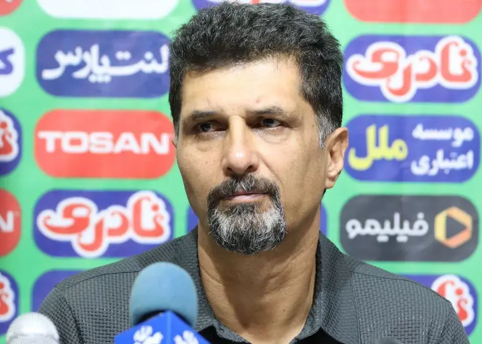 حسینی: لیگ تازه شروع شده، صبر کنید!