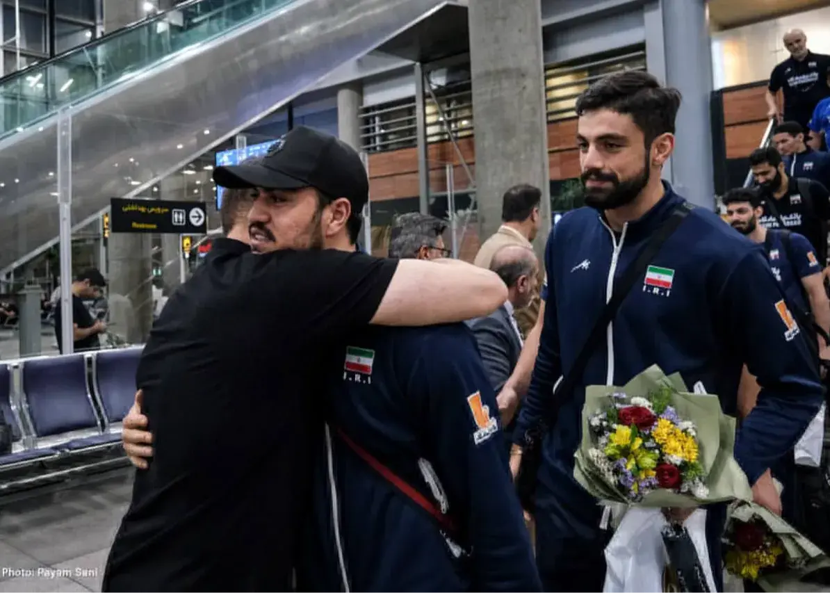 شریفی برگشت اما به تهران نرسید(عکس)