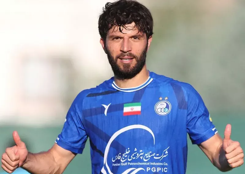 ماشاریپوف تک و تنها تمرین می‌کند (عکس)