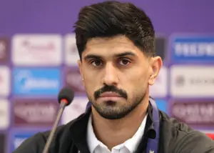 اسماعیلیفر میخواند: باید بمانی! (عکس)