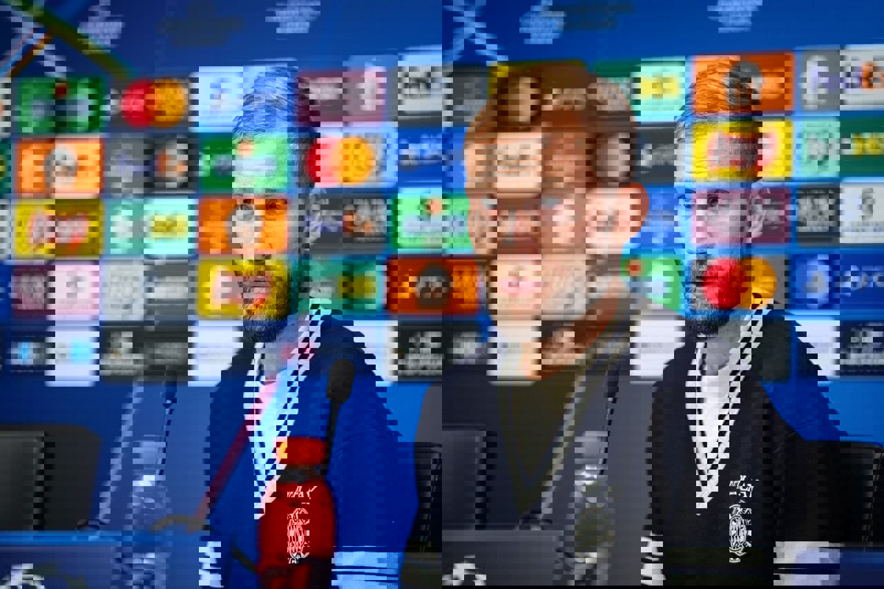 2232119