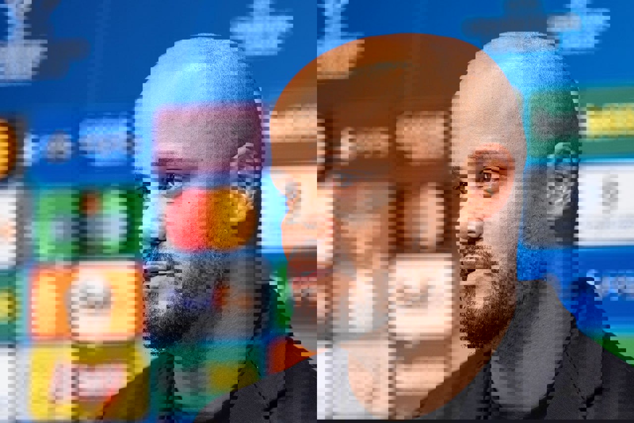 2232118