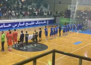 کازرون و تب هندبال با نام استقلال (عکس)