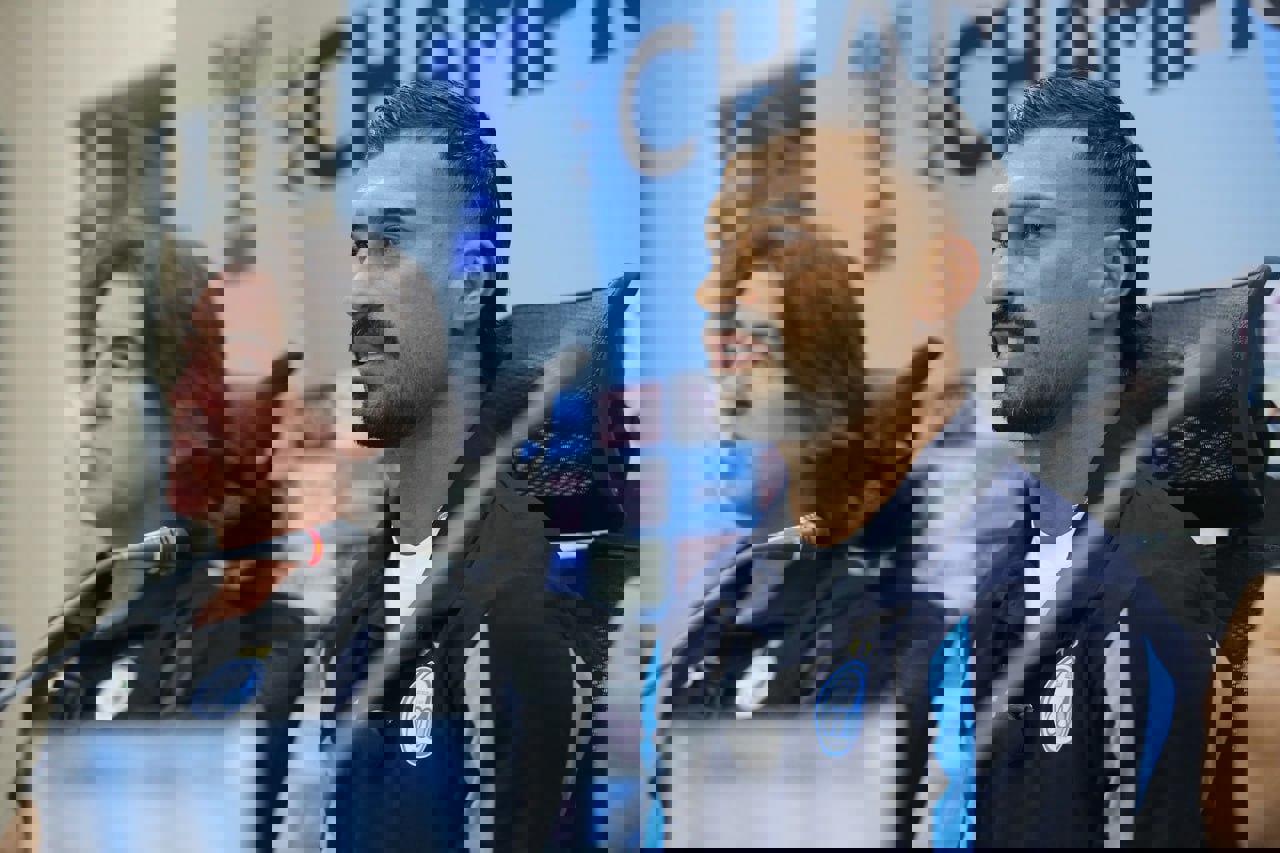 2232402
