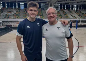 شروع برای فراموشی قهرمانی جهان کابوسوار