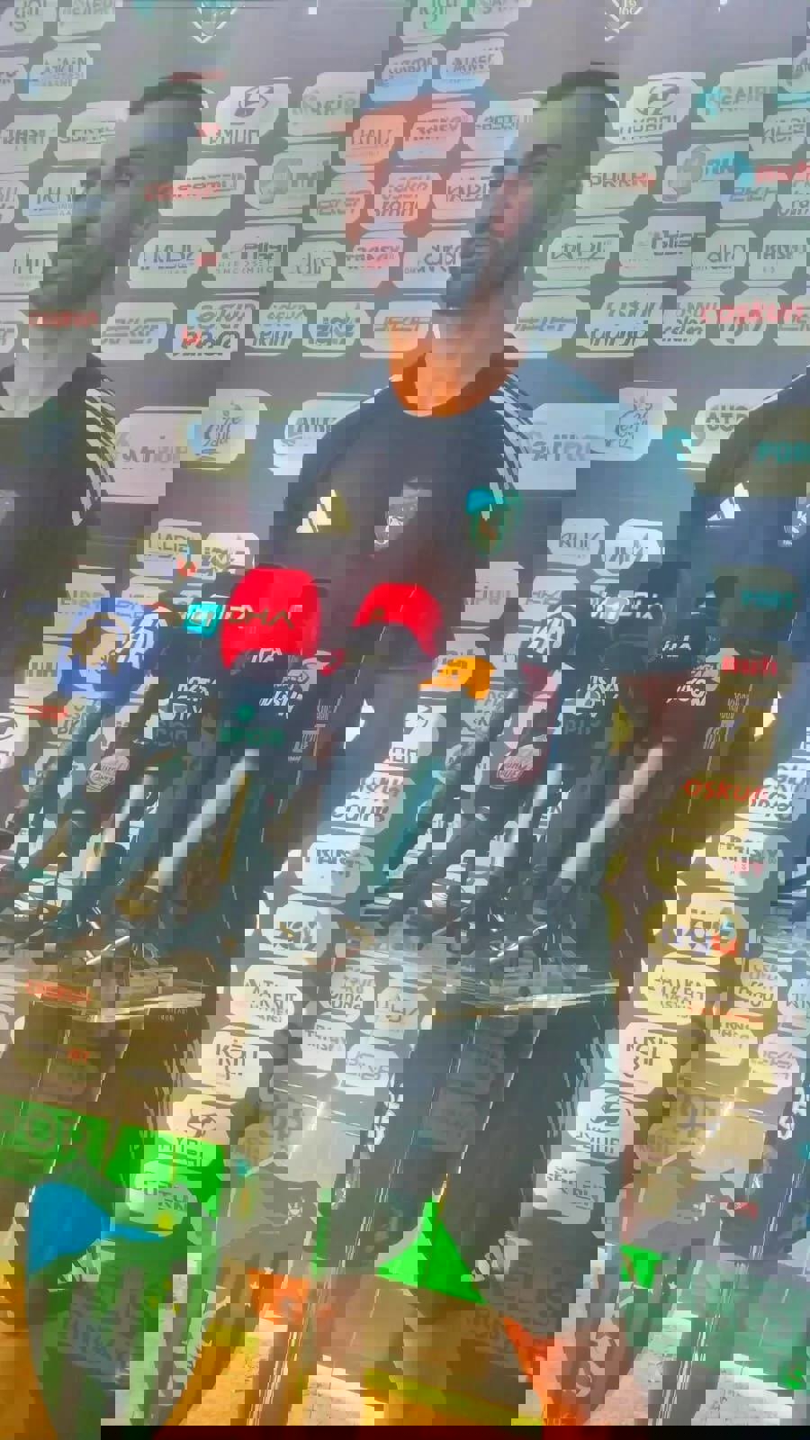 2232840