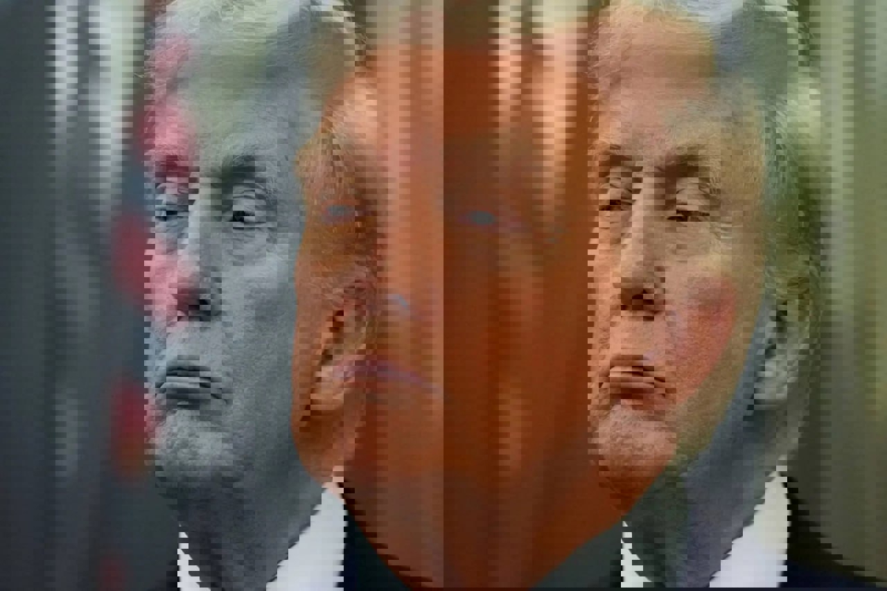 2233032