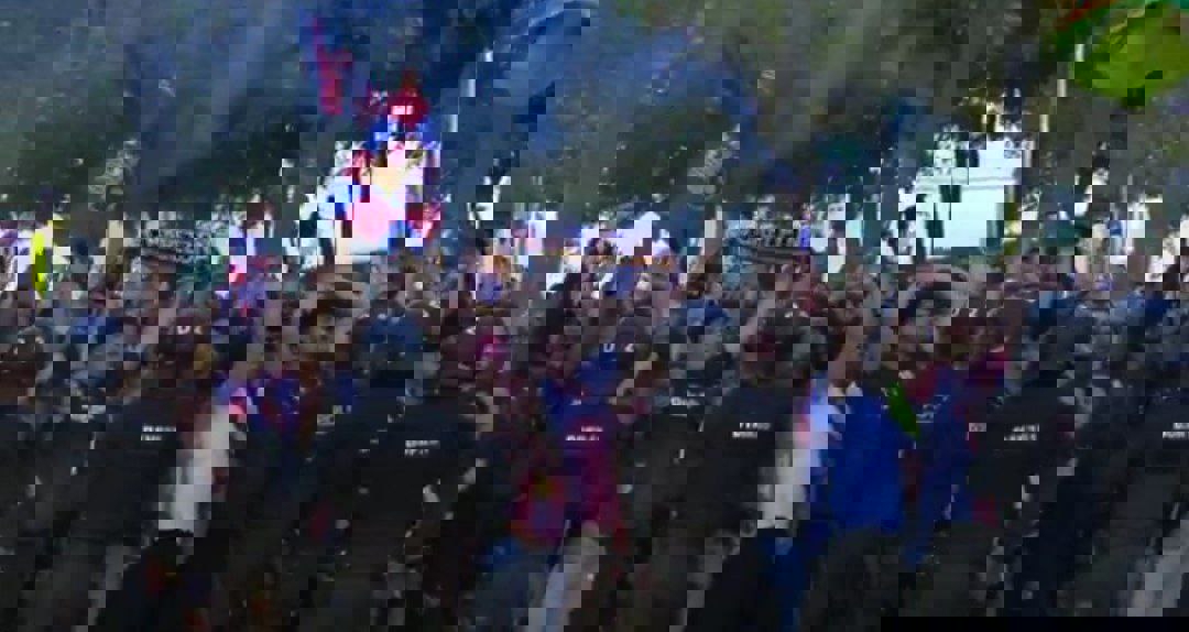2233042